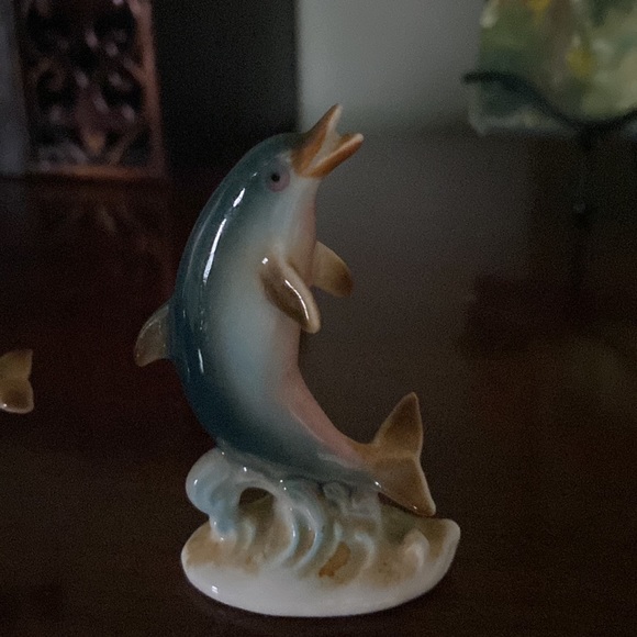 Vintage Dolphins Figurines - Picture 4 of 7
